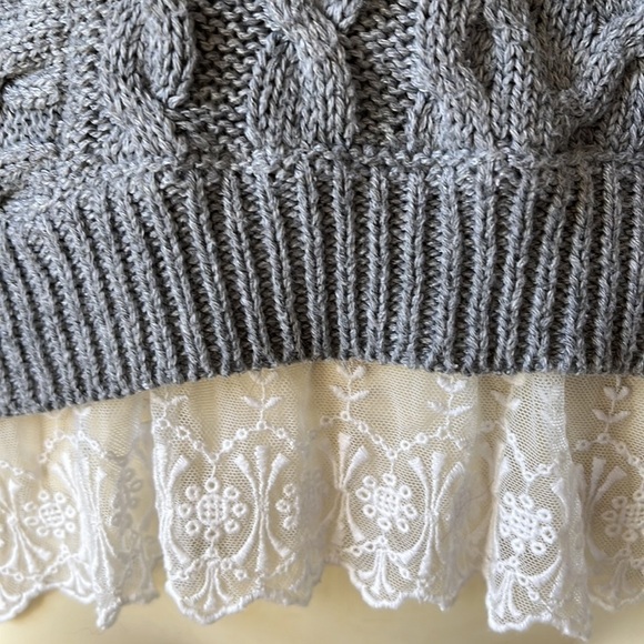 MONTEAU Los Angeles Grey Cable Knit Sweater with Lace Hem Small - Picture 5 of 8